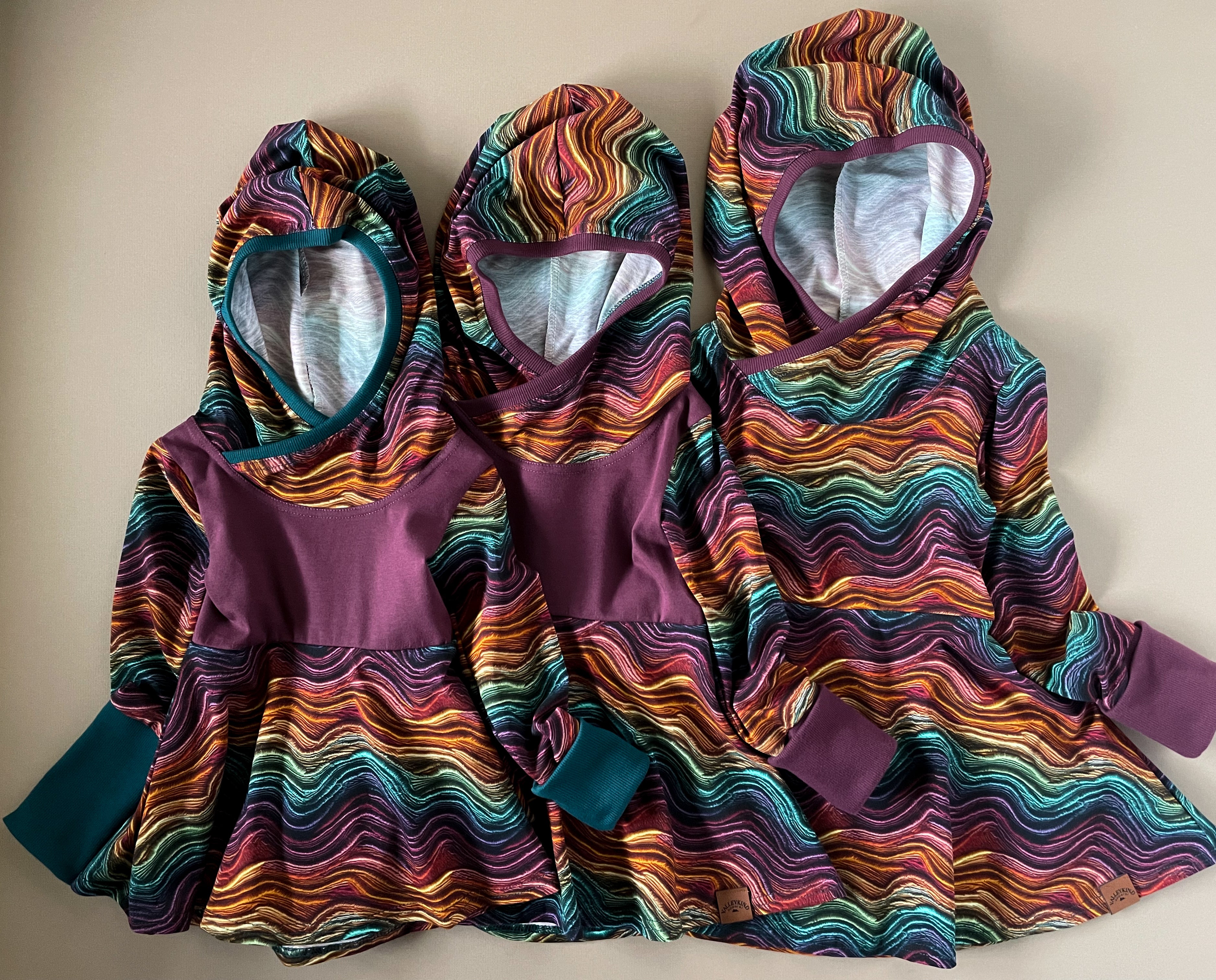 GWM Hooded Tunic - Rainbow Waves 18m-4T